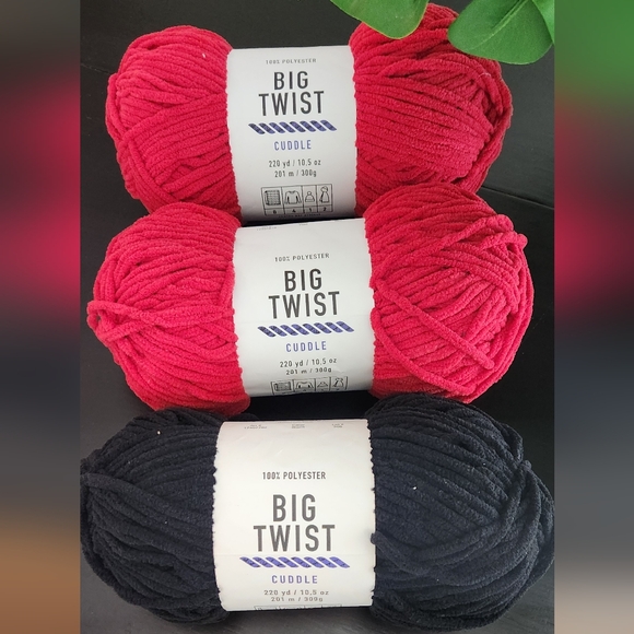 Big Twist Cuddle Yarn - Picture 1 of 8